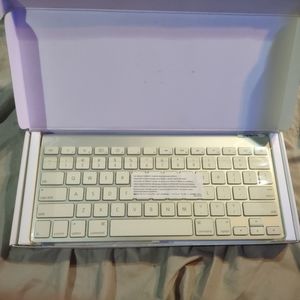 Apple wireless keyboard